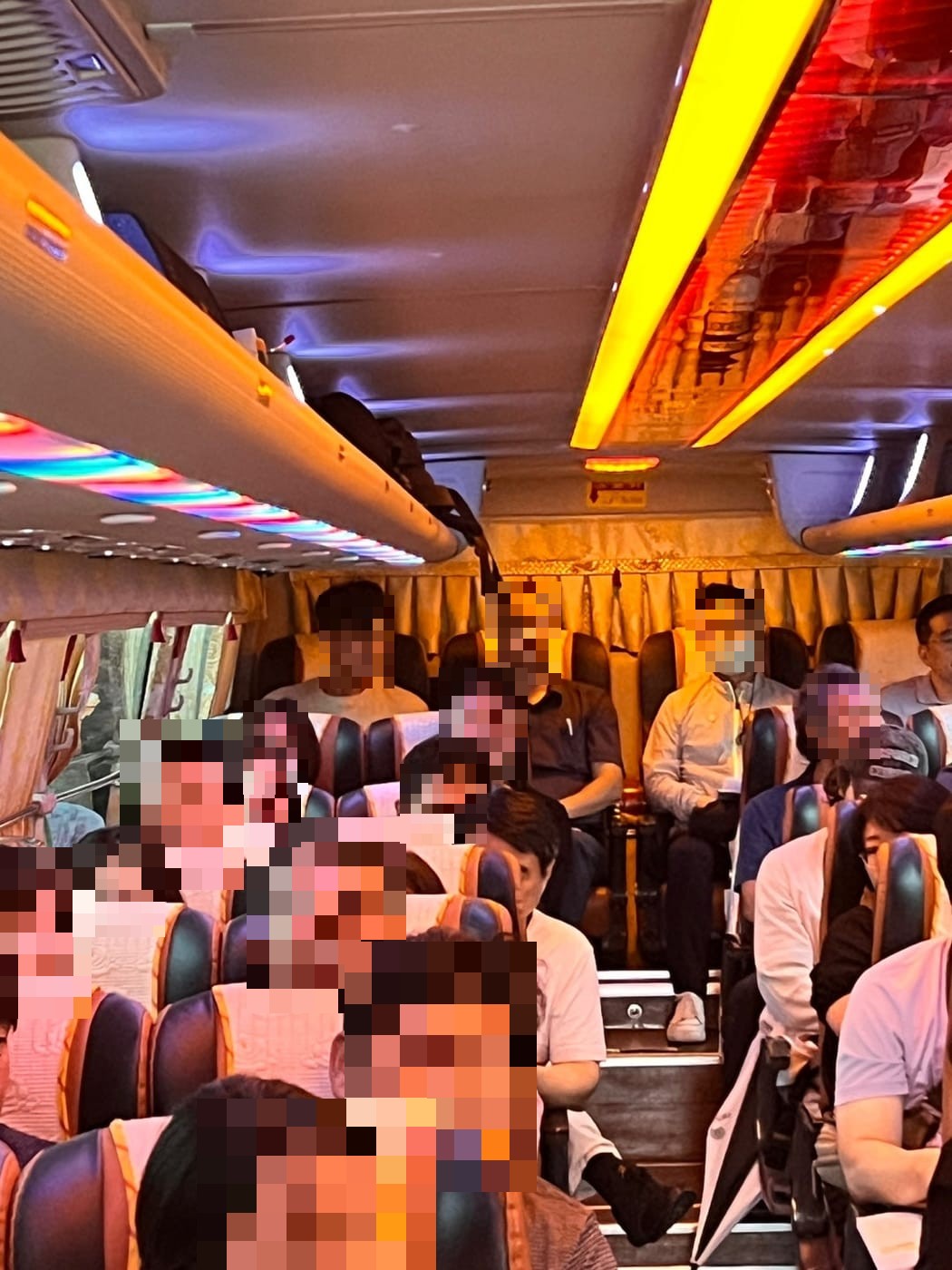 대형 버스를 가득 채운 공법경매사관원 30기 수강생
